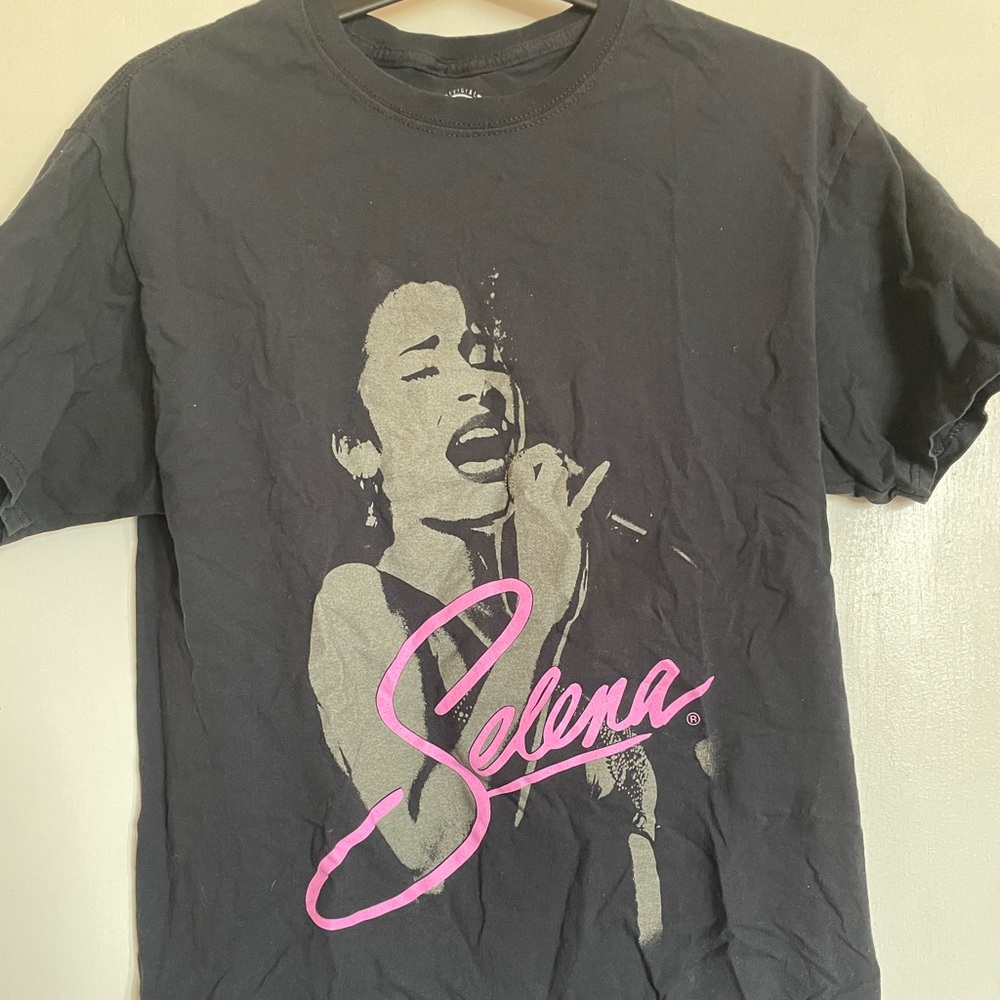 Womens Selena tshirt
